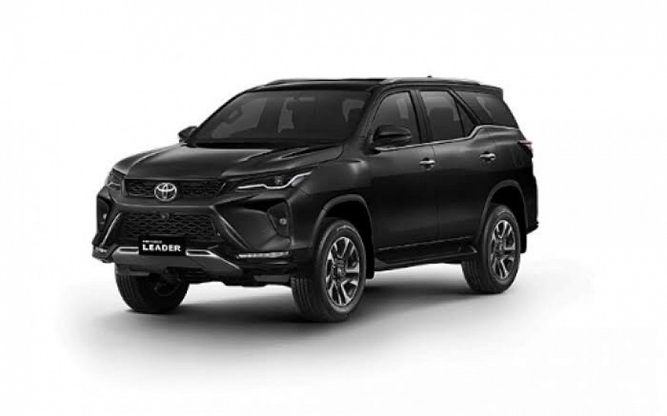 รถเช่าพร้อมคนขับ ฟอจูนเนอร์ SUV